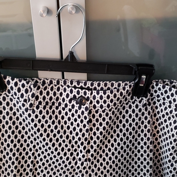 Olsen Women's Capri pants - Picture 2 of 3